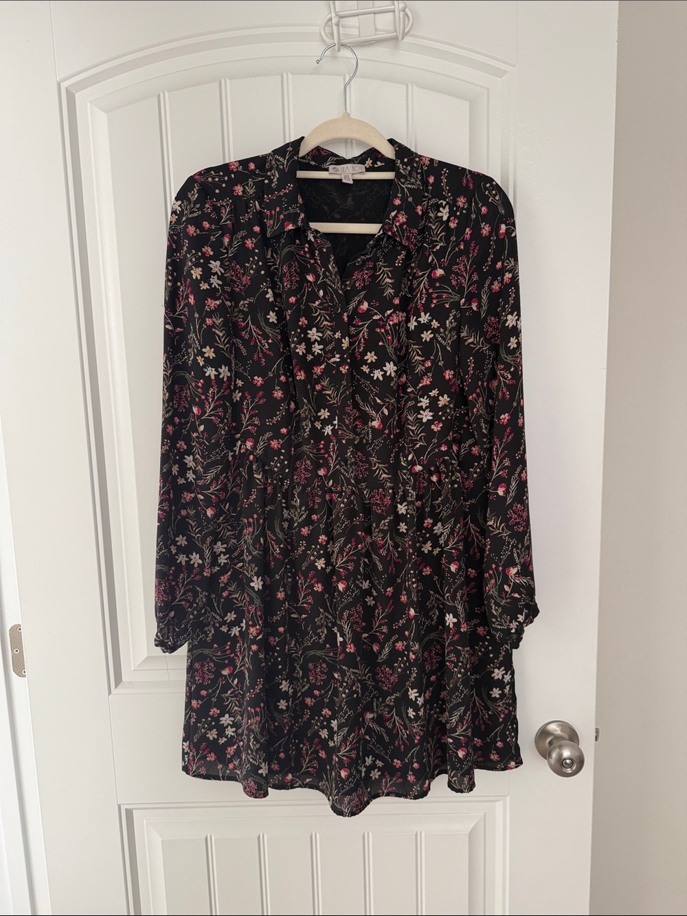 Lila Rose Black Long-Sleeve Floral Button Dress